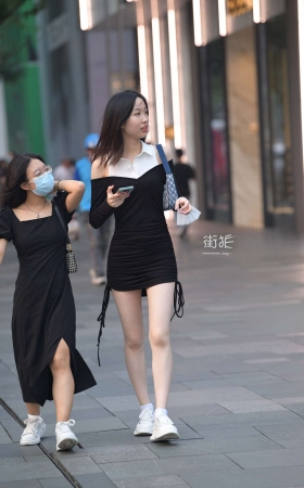 纯情短裙邻家小妹妹 [19P]