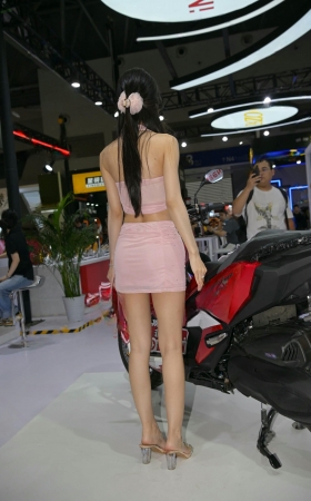 美腿婕妤 粉色短裙 [19P]