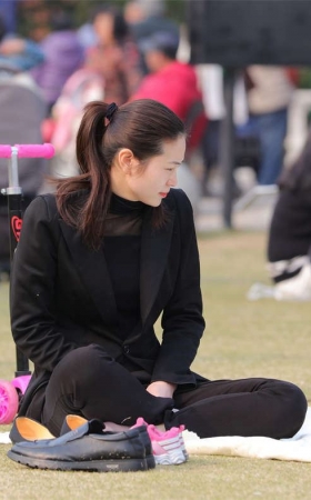 No1279 干练美少妇，上演职业装短肉丝的制服诱惑 第2套