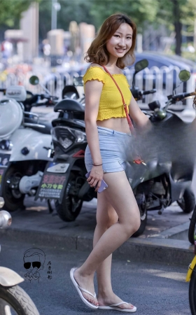 紧绷短裤彰显好身材{2017-5-28-10P} [10P]