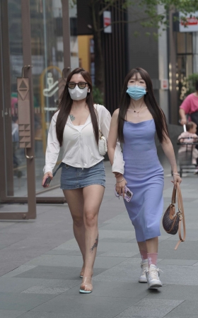 街拍长腿美女姐妹 [28P]