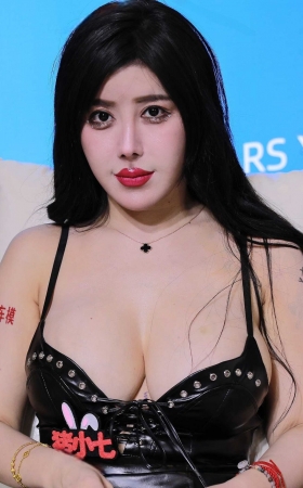 GT性感黑吊带包臀裙 [28P]