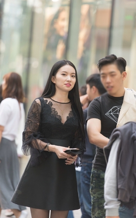 黑丝恨天高蕾丝裙美女