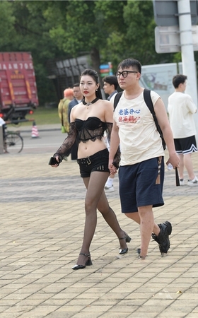 性感的抹胸黑丝清凉美女(95P)