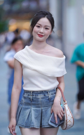 肤如凝脂 美目盼兮 [13P]