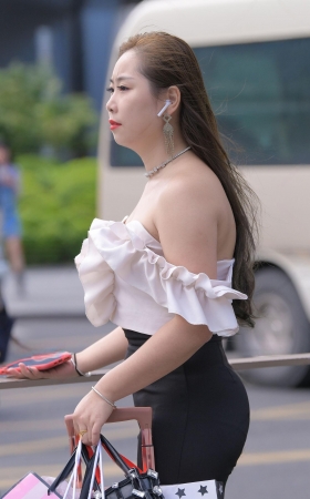 丰满的女人 [22P]