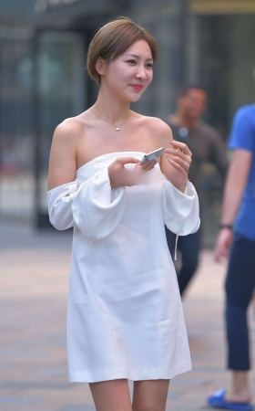 一个容易害羞长得很纯净的姐姐 [19P]