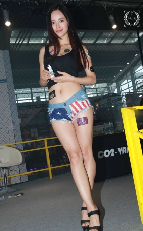 小背心 肚脐 低腰热裤长腿模特 [23P]