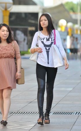黑紧身裤  高挑美女 [10P]