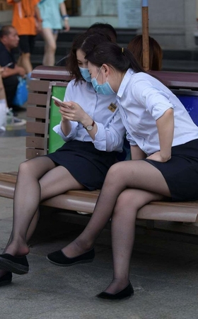 午休de两个黑丝职工3A1702[721M]