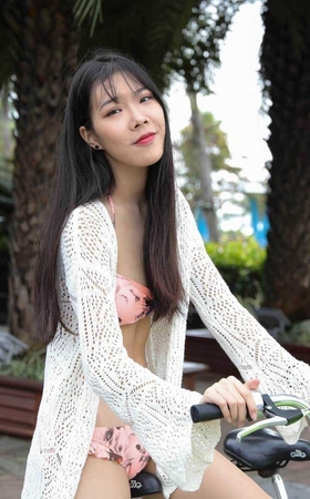 海边沙滩比基尼妹子500P 【套图】 [10P]