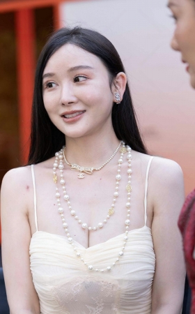 LB151-176P 上海时装周-百万网红模特Zeng丽燕的美胸玉足 10P
