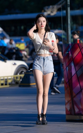 清爽洁白的美女 [17P]