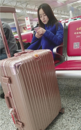 长靴皮裤小姐姐