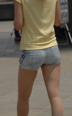 2016-08-06妹妹的小短裤翘臀29张 [29P]
