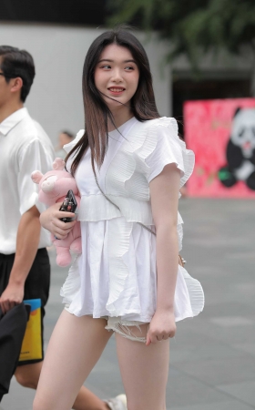 白净可人儿 [18P]