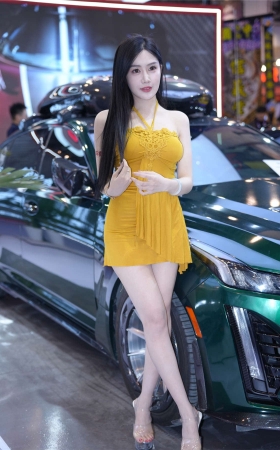 亮黄色连衣裙李青青