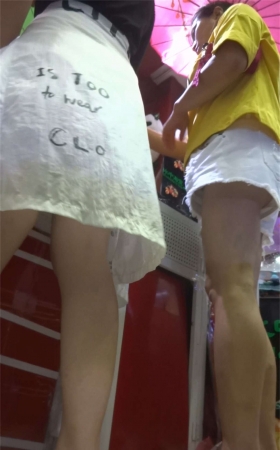 纯白裙子青春小姐姐