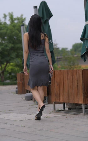 灰裙女子MJ3393
