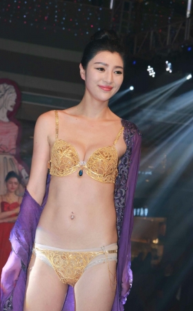 一米八-黄金内衣秀 8P
