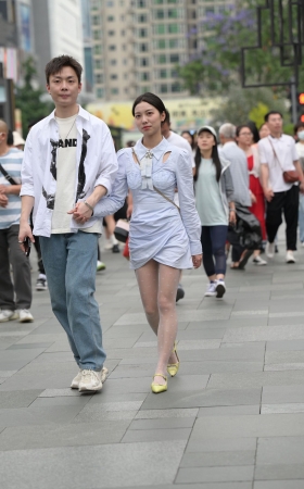 爱穿丝袜的女盆友