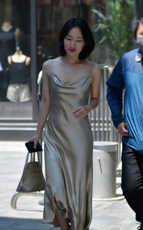 ★丝滑长裙美女 [22P]