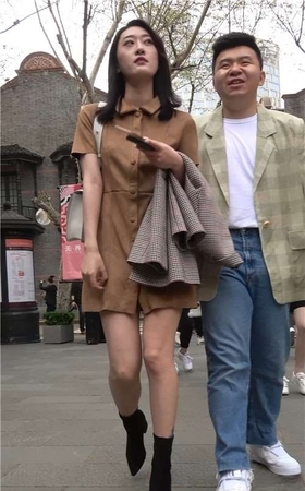 御姐范大长腿街拍美女