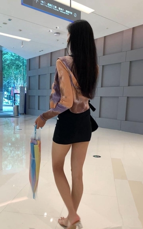黑色短裙女子MJ3437