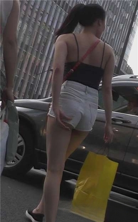 极品好身材颜值爆表的女神逛街买买买 [3.00 GB]