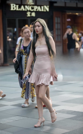 性感贴身短裙 [18P]