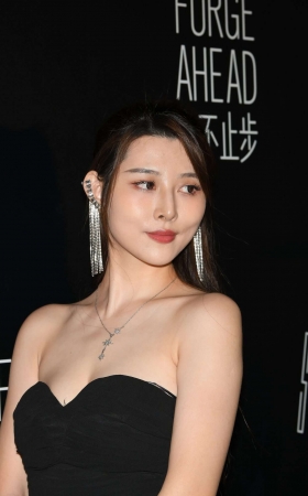 肤白貌美高颜值女神~ [26P]