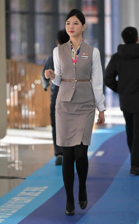 SH25-261-72√微厚黑丝-灰色制服-这是哪家空姐呢 10P