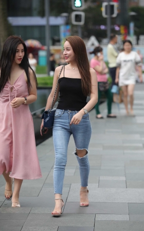 曼妙的紧牛身段 [16P]