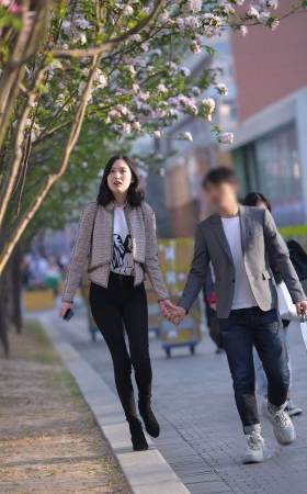 别人家的女朋友 [12P]