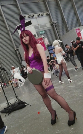 兔子女仆coplay妹子