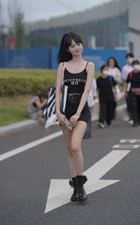 可可爱爱马尾辫女生 [24P]