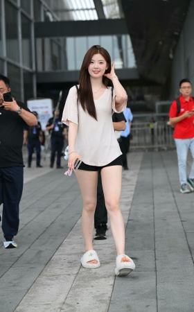 可爱美女网红小姐姐（春晓） [21P]