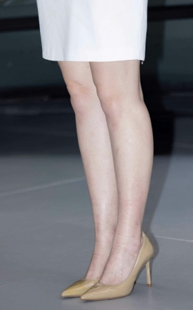 LB989-50P CMS昆山车展-大众展台的气质美腿女主持 9P