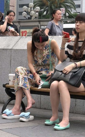 爱自拍的骨感MM