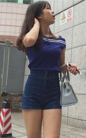街拍丰满大肉臀牛仔热裤 [4.52 GB]