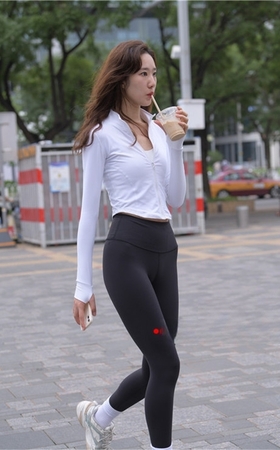 黑色瑜伽裤运动系高挑美女【套图+视频】