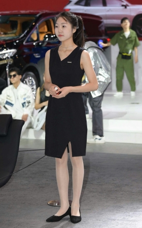 2467-18=63√美腿丝袜女孩 11P