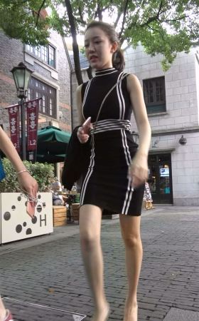 性感包臀裙银白色高跟美女