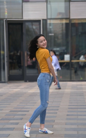爱笑魅力美女