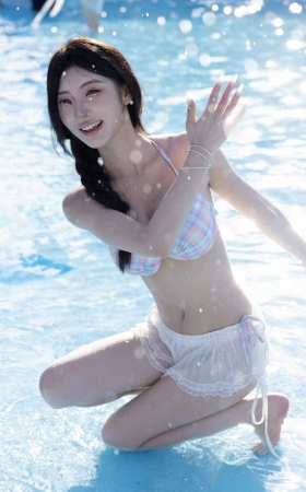 L1512-723P年度王炸-草莓啵啵女神泳装震撼来袭套图+4k 3P