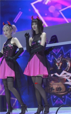 黑丝小姐姐