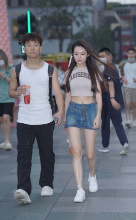 牛仔短裙女友 [22P]