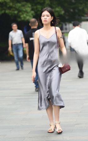 骨干妹子，迎面走来 [9P]