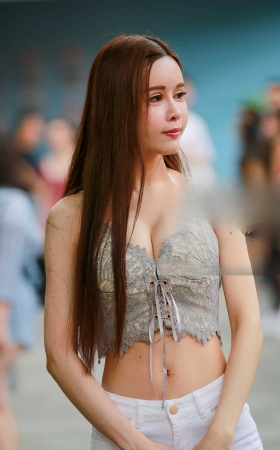 可爱巨乳瓷娃娃 [25P]