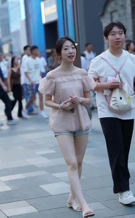 美腿小女友 [17P]